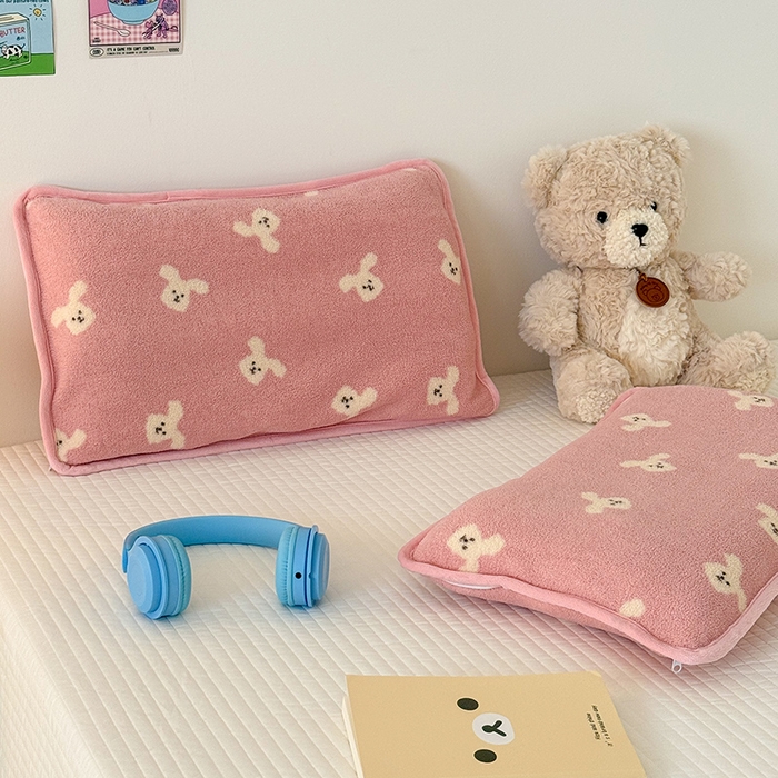 91家纺网 家纺一手货源 找家纺 嗨生活 2025新款雪梨绒枕套枕芯儿童枕套枕芯幼儿园枕套枕芯 兔兔乐园