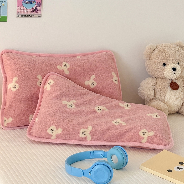 91家纺网 家纺一手货源 找家纺 嗨生活 2025新款雪梨绒枕套枕芯儿童枕套枕芯幼儿园枕套枕芯 兔兔乐园