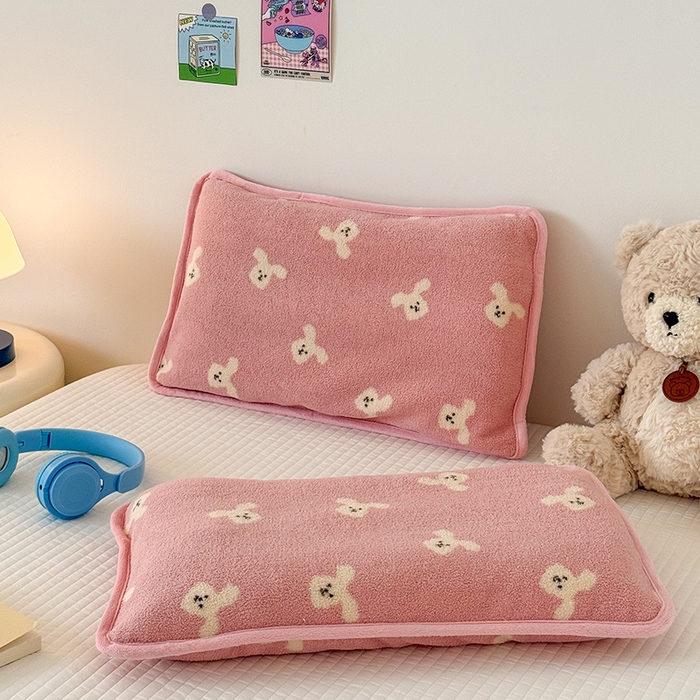 91家纺网 家纺一手货源 找家纺 嗨生活 2025新款雪梨绒枕套枕芯儿童枕套枕芯幼儿园枕套枕芯 兔兔乐园