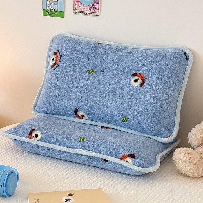 91家纺网 家纺一手货源 找家纺 嗨生活 2025新款雪梨绒枕套枕芯儿童枕套枕芯幼儿园枕套枕芯 俏皮小狗