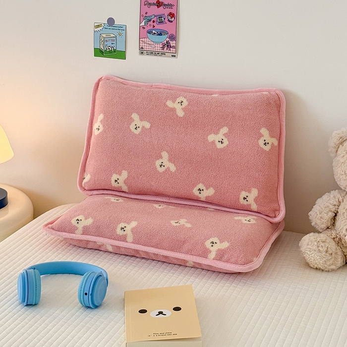 91家纺网 家纺一手货源 找家纺 嗨生活 2025新款雪梨绒枕套枕芯儿童枕套枕芯幼儿园枕套枕芯 兔兔乐园