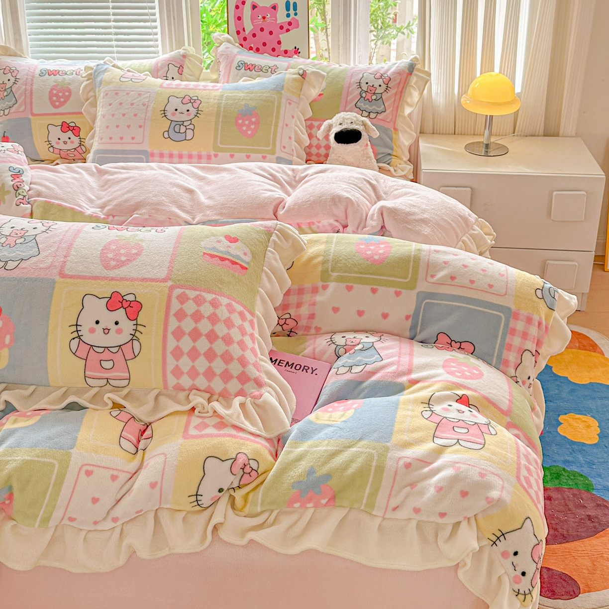 91家纺网 家纺一手货源 找家纺 N先生+V 13814689556 发大图/买家秀 2025新款韩式博主风花边款ins卡通牛奶绒四件套 欢乐猫咪