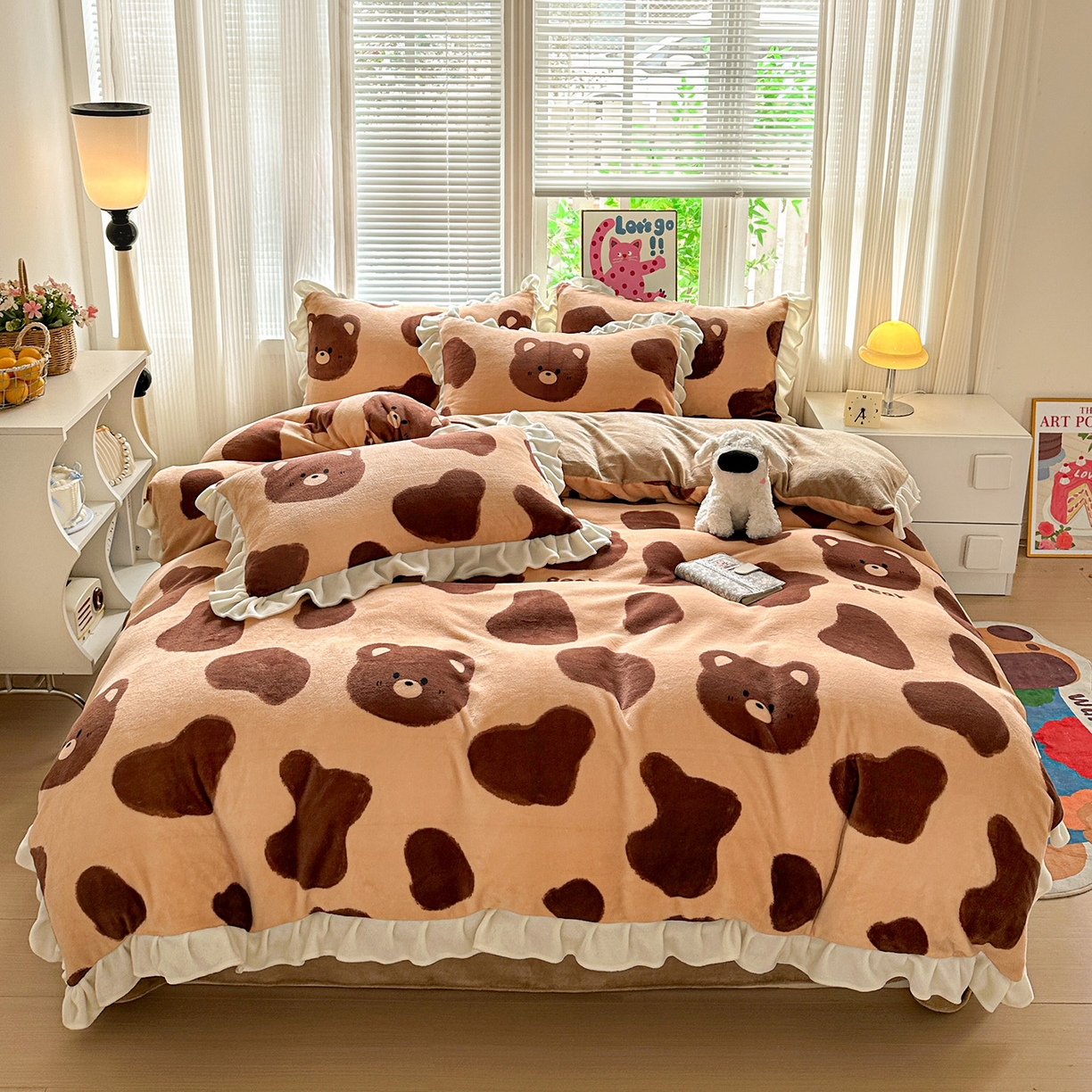 91家纺网 家纺一手货源 找家纺 N先生+V 13814689556 发大图/买家秀 2025新款韩式博主风花边款ins卡通牛奶绒四件套 可爱熊仔