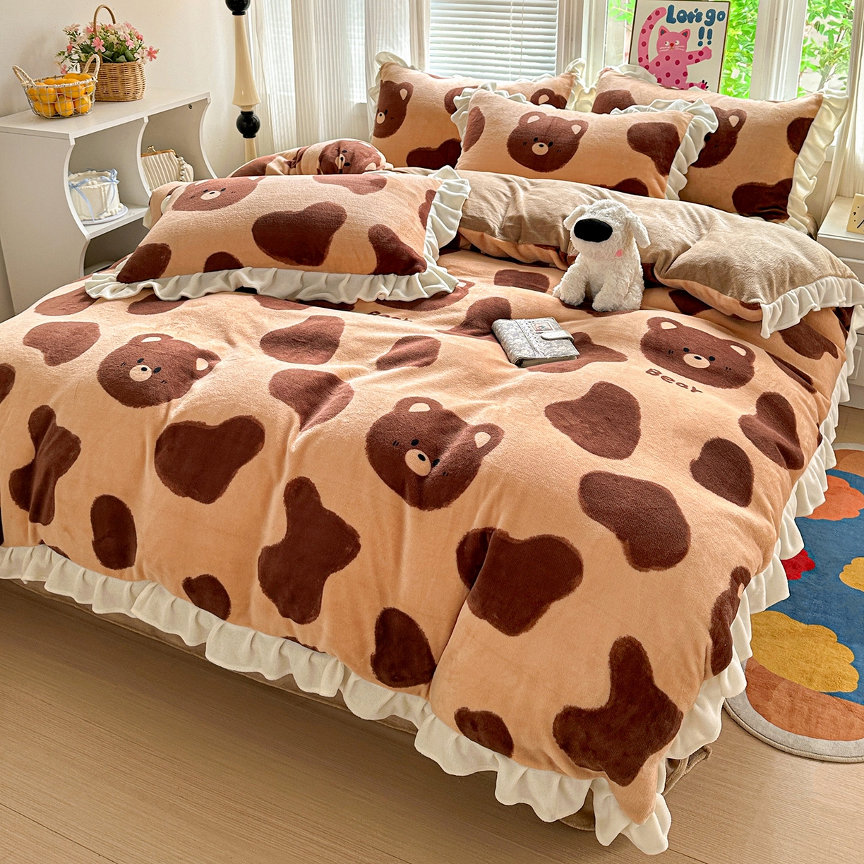 91家纺网 家纺一手货源 找家纺 N先生+V 13814689556 发大图/买家秀 2025新款韩式博主风花边款ins卡通牛奶绒四件套 可爱熊仔