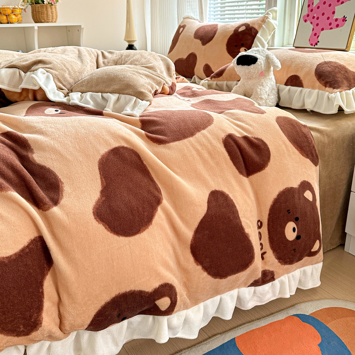 91家纺网 家纺一手货源 找家纺 N先生+V 13814689556 发大图/买家秀 2025新款韩式博主风花边款ins卡通牛奶绒四件套 可爱熊仔