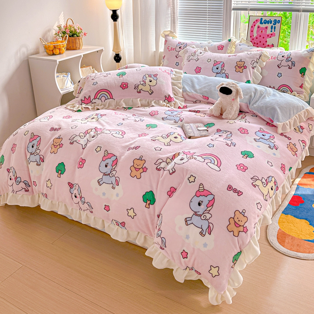 91家纺网 家纺一手货源 找家纺 N先生+V 13814689556 发大图/买家秀 2025新款韩式博主风花边款ins卡通牛奶绒四件套 快乐独角兽