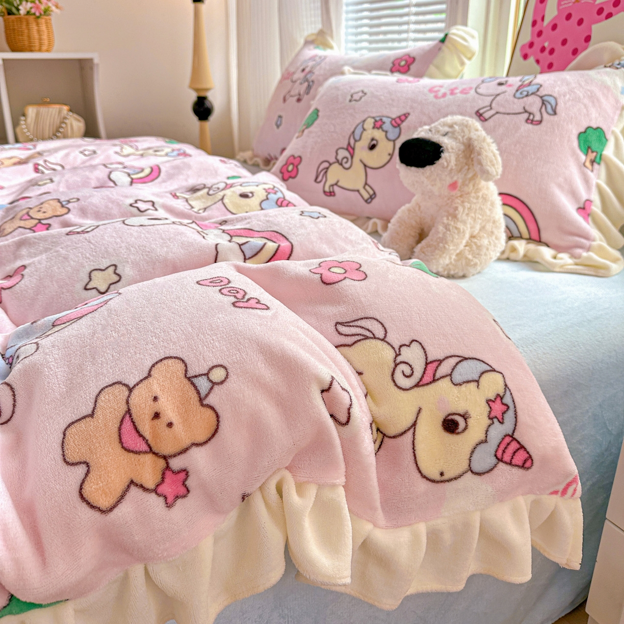 91家纺网 家纺一手货源 找家纺 N先生+V 13814689556 发大图/买家秀 2025新款韩式博主风花边款ins卡通牛奶绒四件套 快乐独角兽