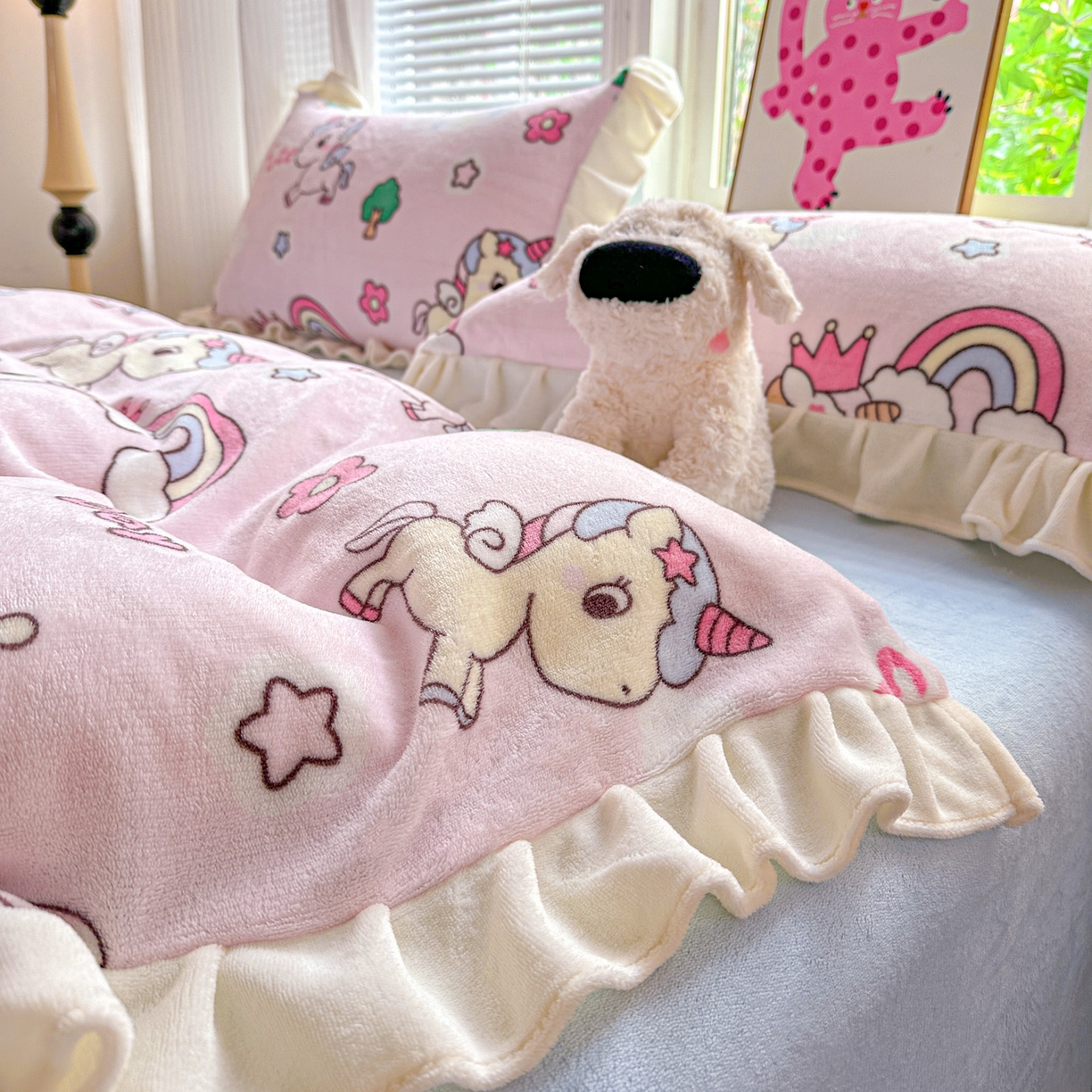 91家纺网 家纺一手货源 找家纺 N先生+V 13814689556 发大图/买家秀 2025新款韩式博主风花边款ins卡通牛奶绒四件套 快乐独角兽