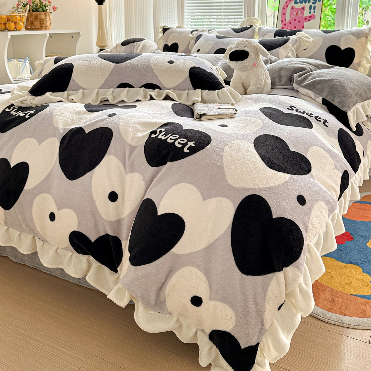 91家纺网 家纺一手货源 找家纺 N先生+V 13814689556 发大图/买家秀 2025新款韩式博主风花边款ins卡通牛奶绒四件套 美梦甜心