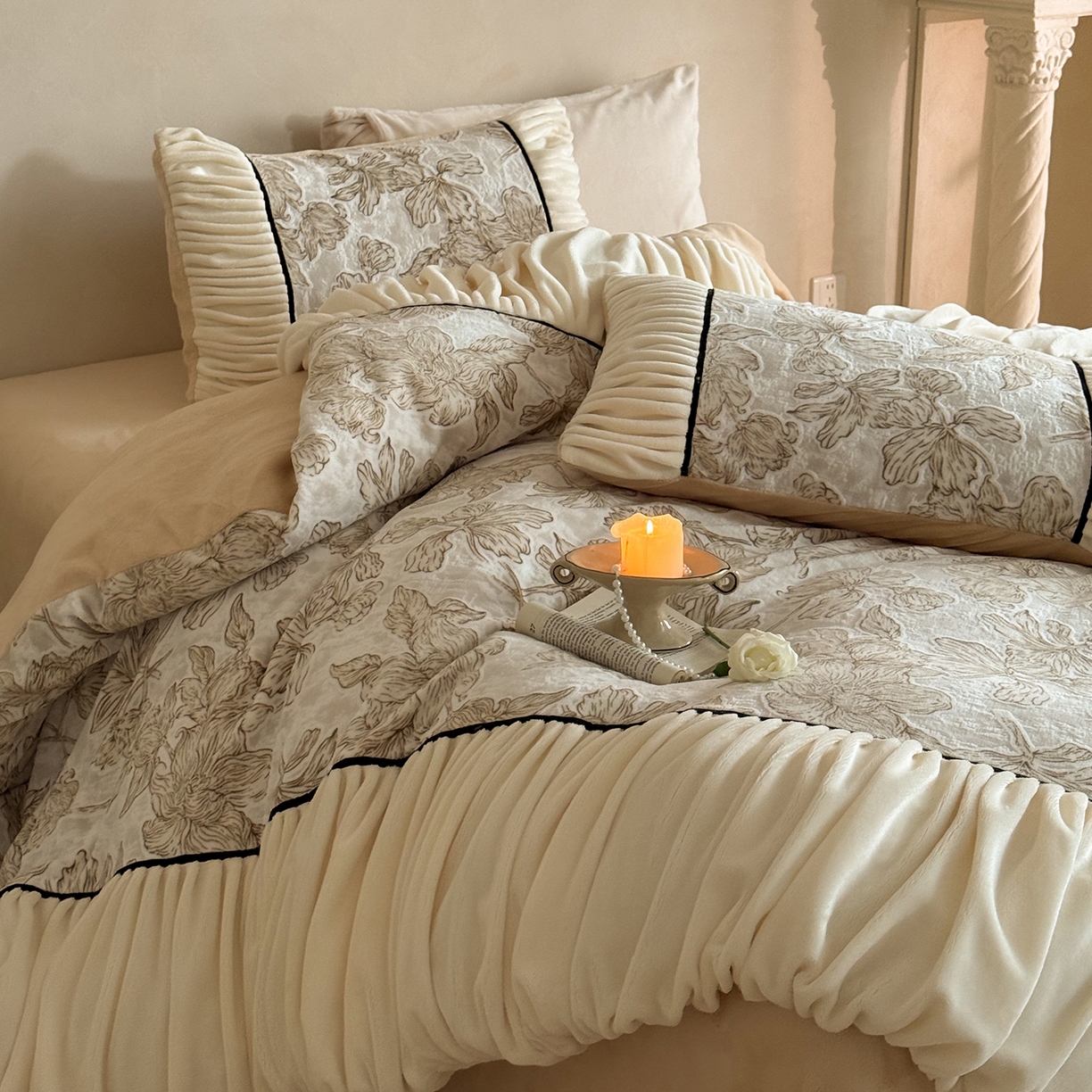 91家纺网 家纺一手货源 找家纺 （总）圆岛家纺 2025新款复古法式雕花高克重牛奶绒四件套