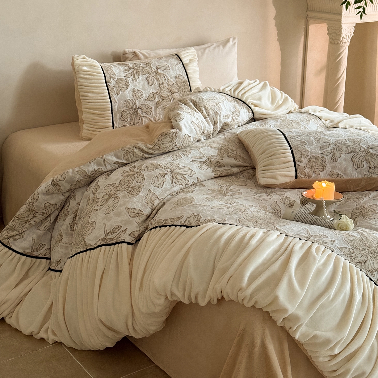 91家纺网 家纺一手货源 找家纺 （总）圆岛家纺 2025新款复古法式雕花高克重牛奶绒四件套