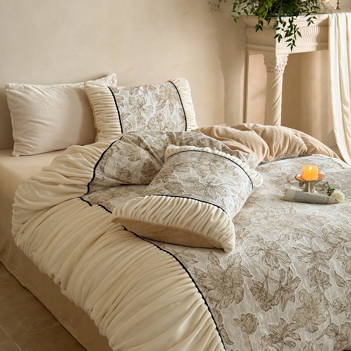 91家纺网 家纺一手货源 找家纺 （总）圆岛家纺 2025新款复古法式雕花高克重牛奶绒四件套