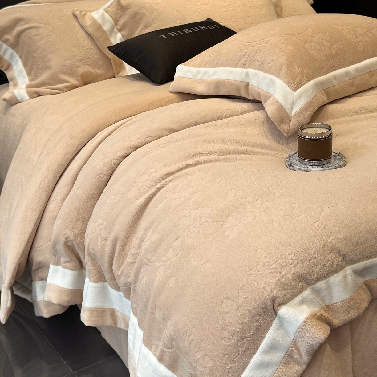 91家纺网 家纺一手货源 找家纺 （总）太古汇家居 2025新款高克重牛奶绒四件套-繁花系列