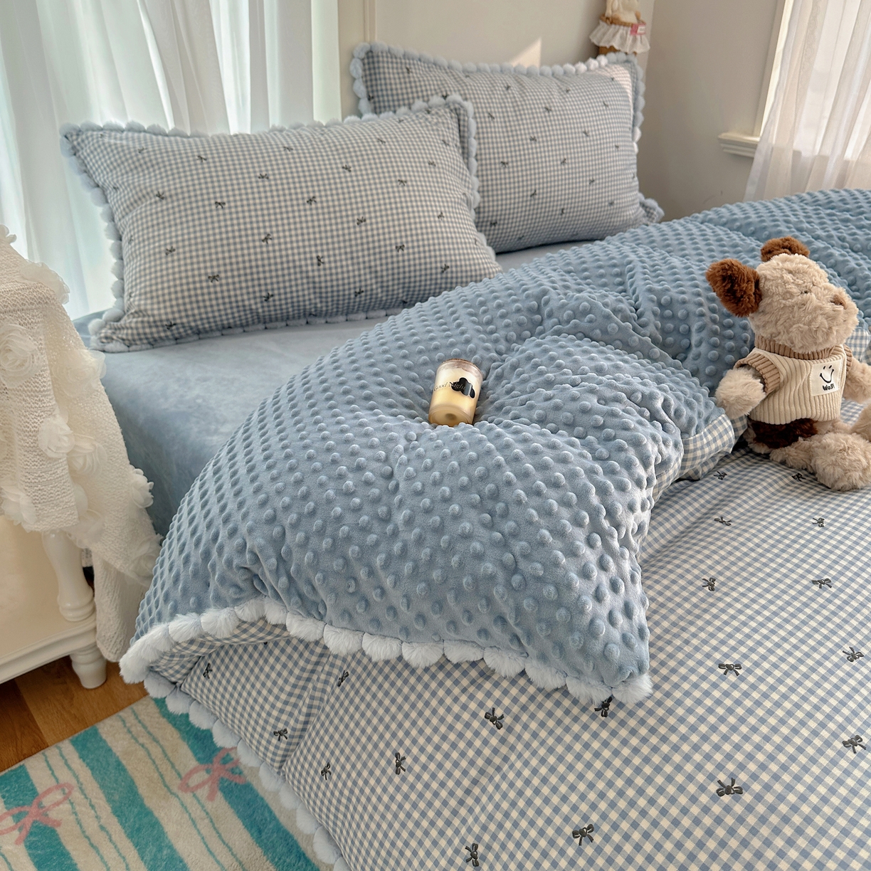 91家纺网 家纺一手货源 找家纺 Sweet dreams甜梦 2025新款双层纱豆豆绒棉加绒四件套 千颂伊蓝