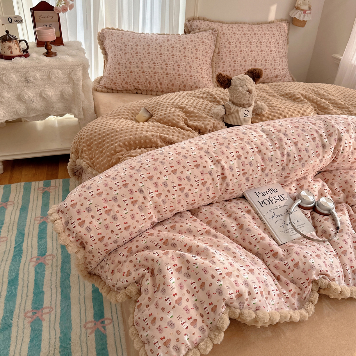 91家纺网 家纺一手货源 找家纺 Sweet dreams甜梦 2025新款双层纱豆豆绒棉加绒四件套 朱古力小奶狗