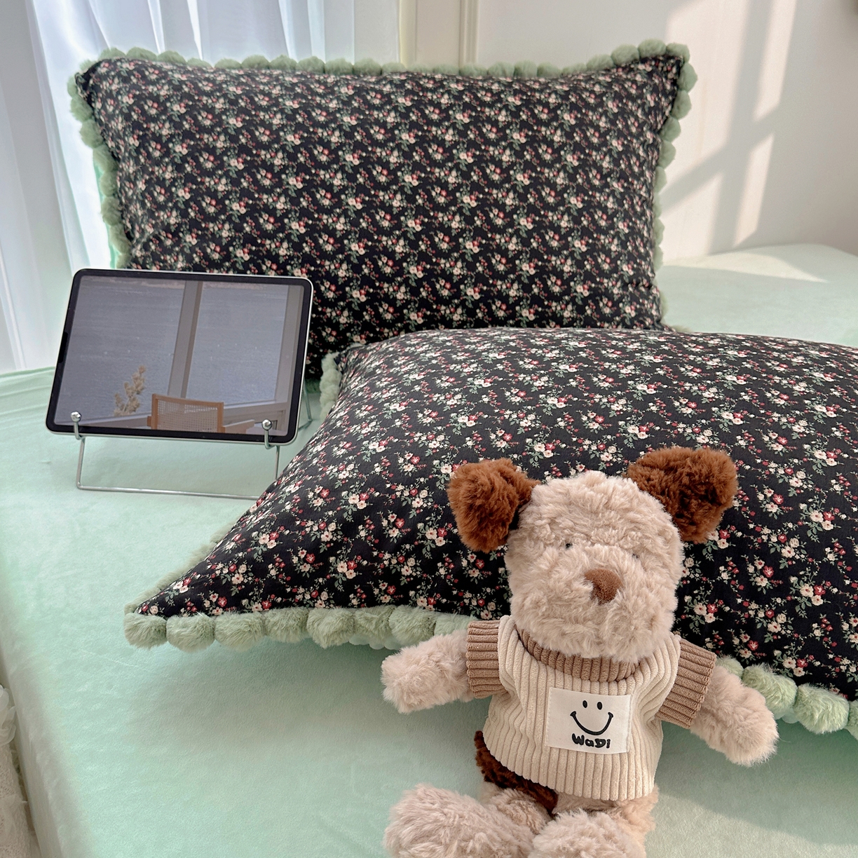 91家纺网 家纺一手货源 找家纺 Sweet dreams甜梦 2025新款双层纱豆豆绒棉加绒四件套 绘梨黑