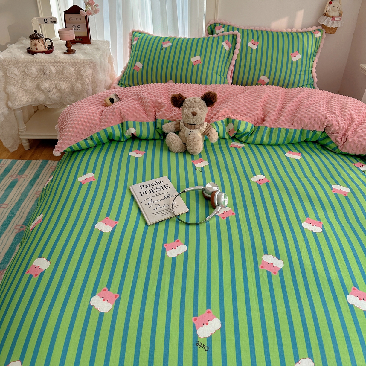 91家纺网 家纺一手货源 找家纺 Sweet dreams甜梦 2025新款双层纱豆豆绒棉加绒四件套 条纹小熊仔