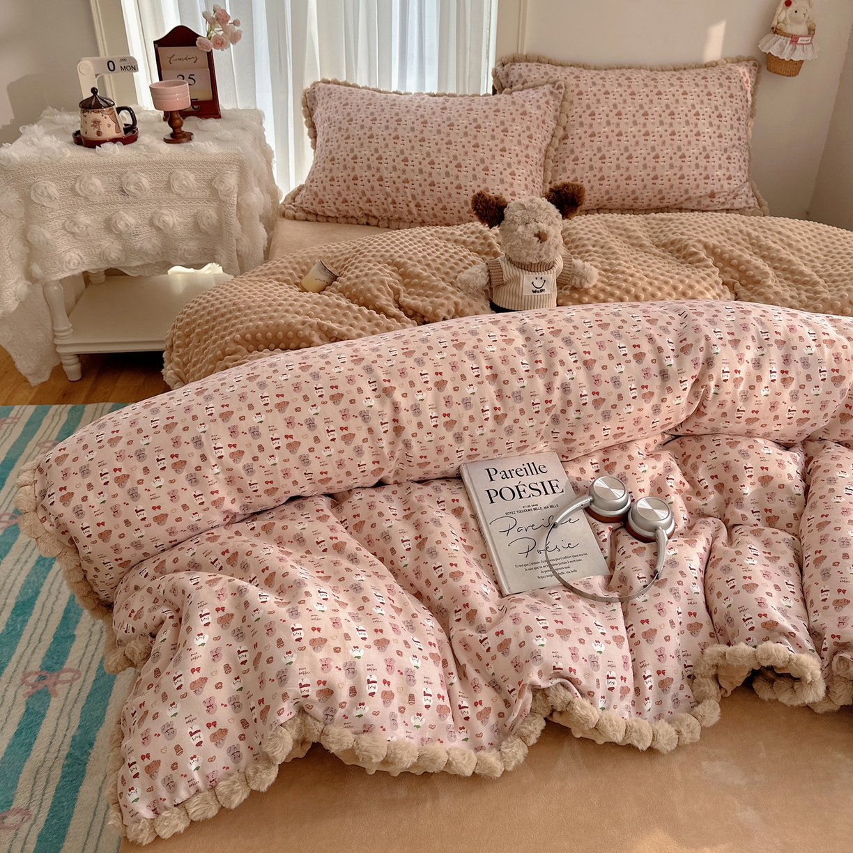 91家纺网 家纺一手货源 找家纺 Sweet dreams甜梦 2025新款双层纱豆豆绒棉加绒四件套 朱古力小奶狗