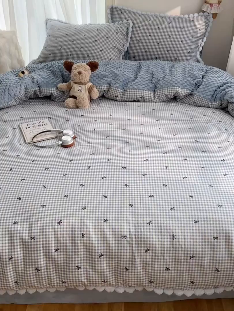91家纺网 家纺一手货源 找家纺 Sweet dreams甜梦 2025新款双层纱豆豆绒棉加绒四件套 千颂伊蓝