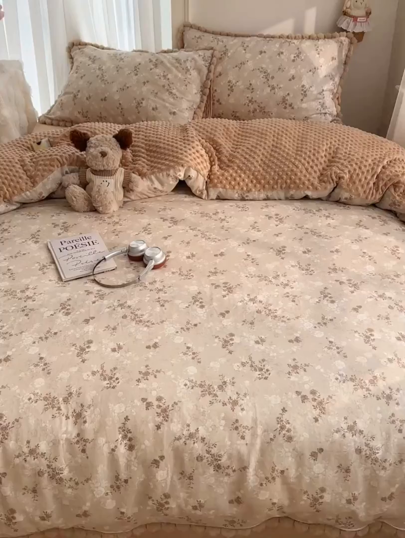 91家纺网 家纺一手货源 找家纺 Sweet dreams甜梦 2025新款双层纱豆豆绒棉加绒四件套 楼兰米