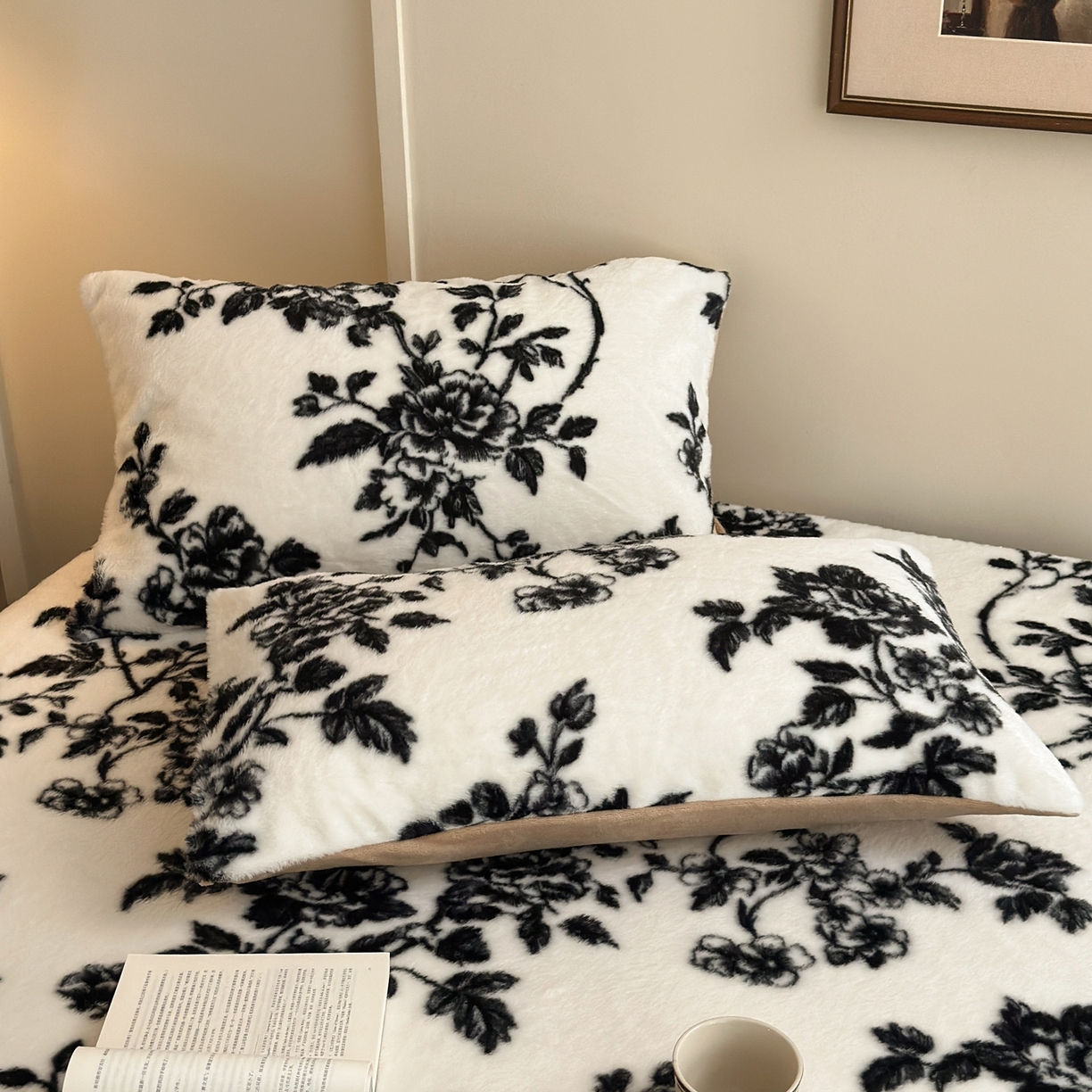 91家纺网 家纺一手货源 找家纺 娜娜 2025新款兔毛绒保暖床笠 妩媚