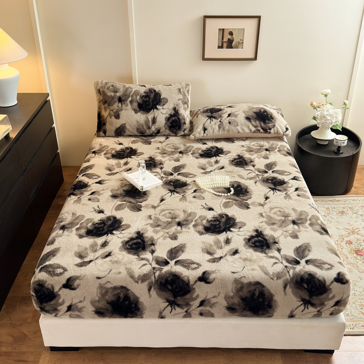 娜娜 2025新款兔毛绒保暖床笠 黑牡丹