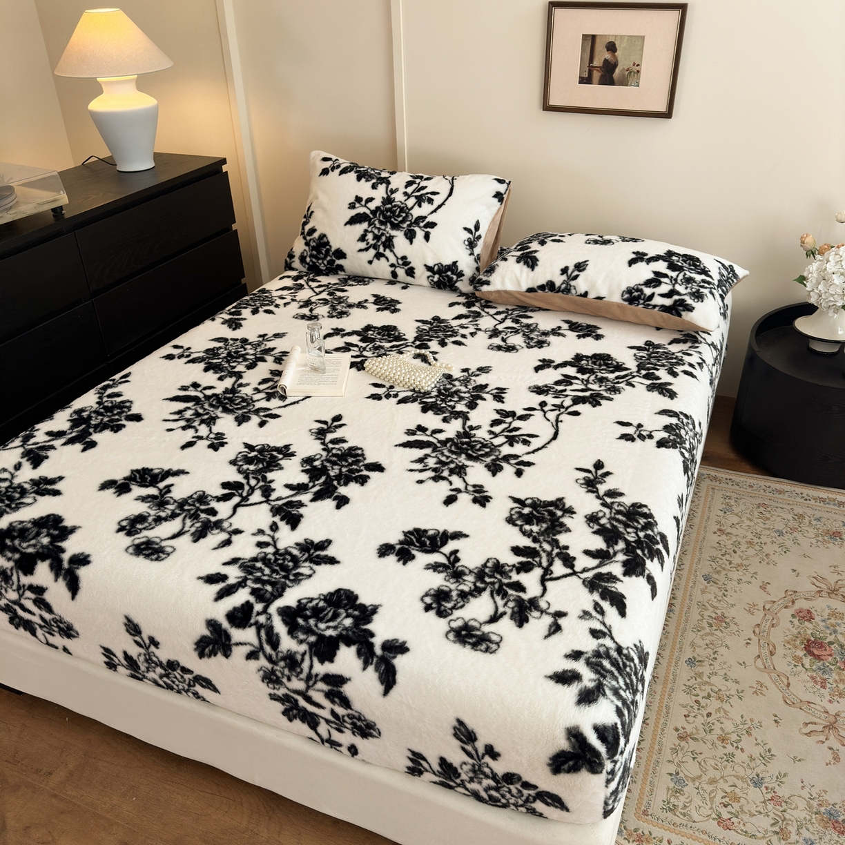 91家纺网 家纺一手货源 找家纺 娜娜 2025新款兔毛绒保暖床笠 妩媚