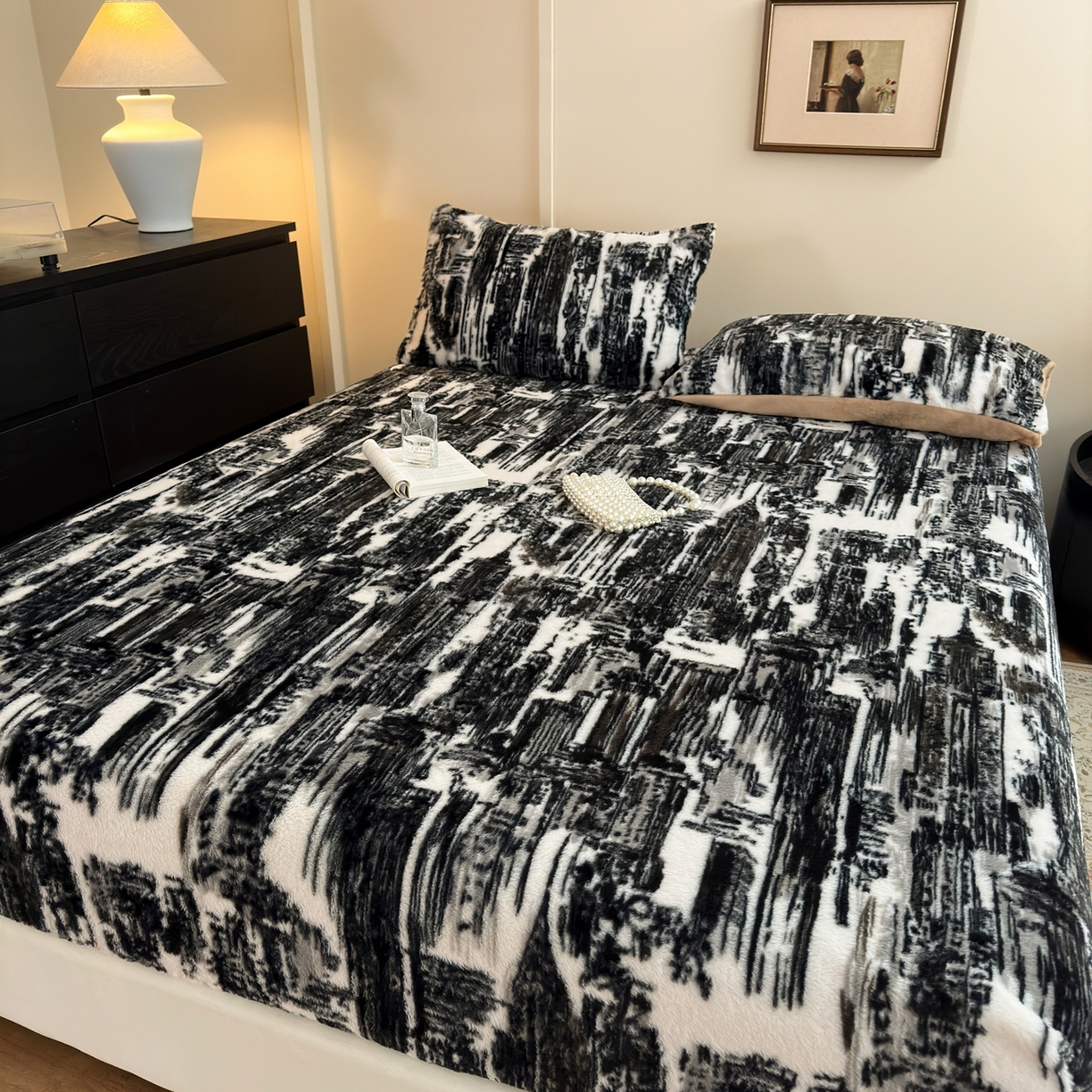 91家纺网 家纺一手货源 找家纺 娜娜 2025新款兔毛绒保暖床笠 水墨画