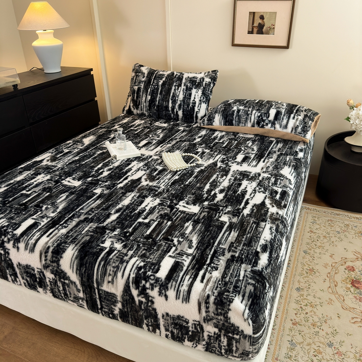 91家纺网 家纺一手货源 找家纺 娜娜 2025新款兔毛绒保暖床笠 水墨画