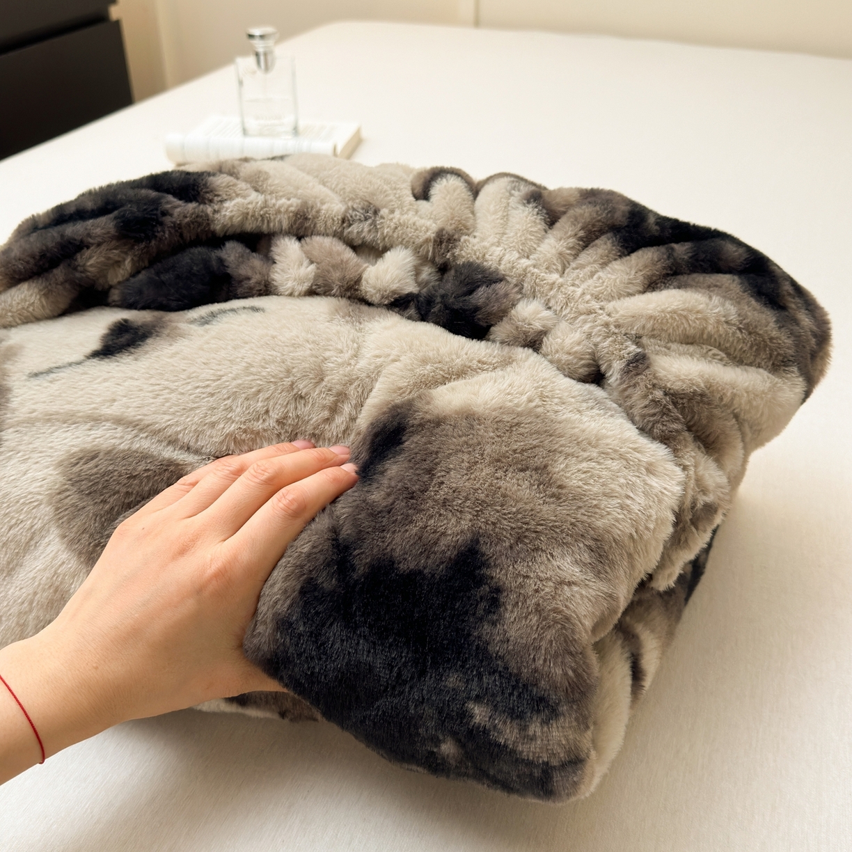 91家纺网 家纺一手货源 找家纺 （总）娜娜 2025新款兔毛绒保暖床笠