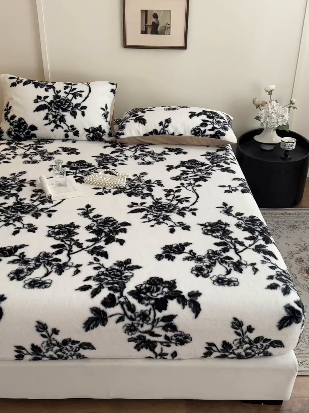 91家纺网 家纺一手货源 找家纺 娜娜 2025新款兔毛绒保暖床笠 妩媚