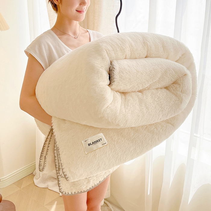 91家纺网 家纺一手货源 找家纺 （总）艾佳 2025新款A类四季毯高端加厚多功能双面仿皮草仿大兔绒毛毯毯子