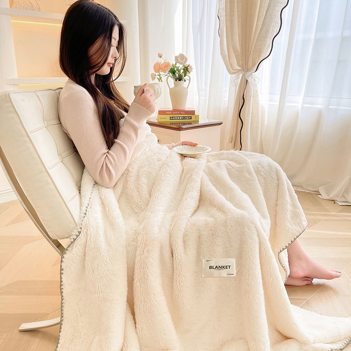 91家纺网 家纺一手货源 找家纺 （总）艾佳 2025新款A类四季毯高端加厚多功能双面仿皮草仿大兔绒毛毯毯子