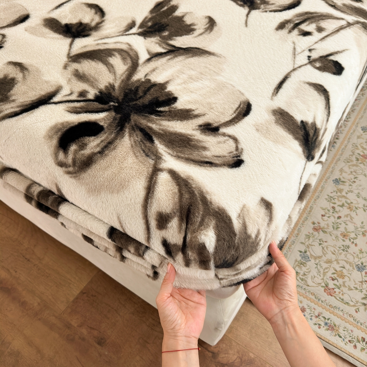 91家纺网 家纺一手货源 找家纺 娜娜 2025新款兔毛绒保暖床笠 幻影