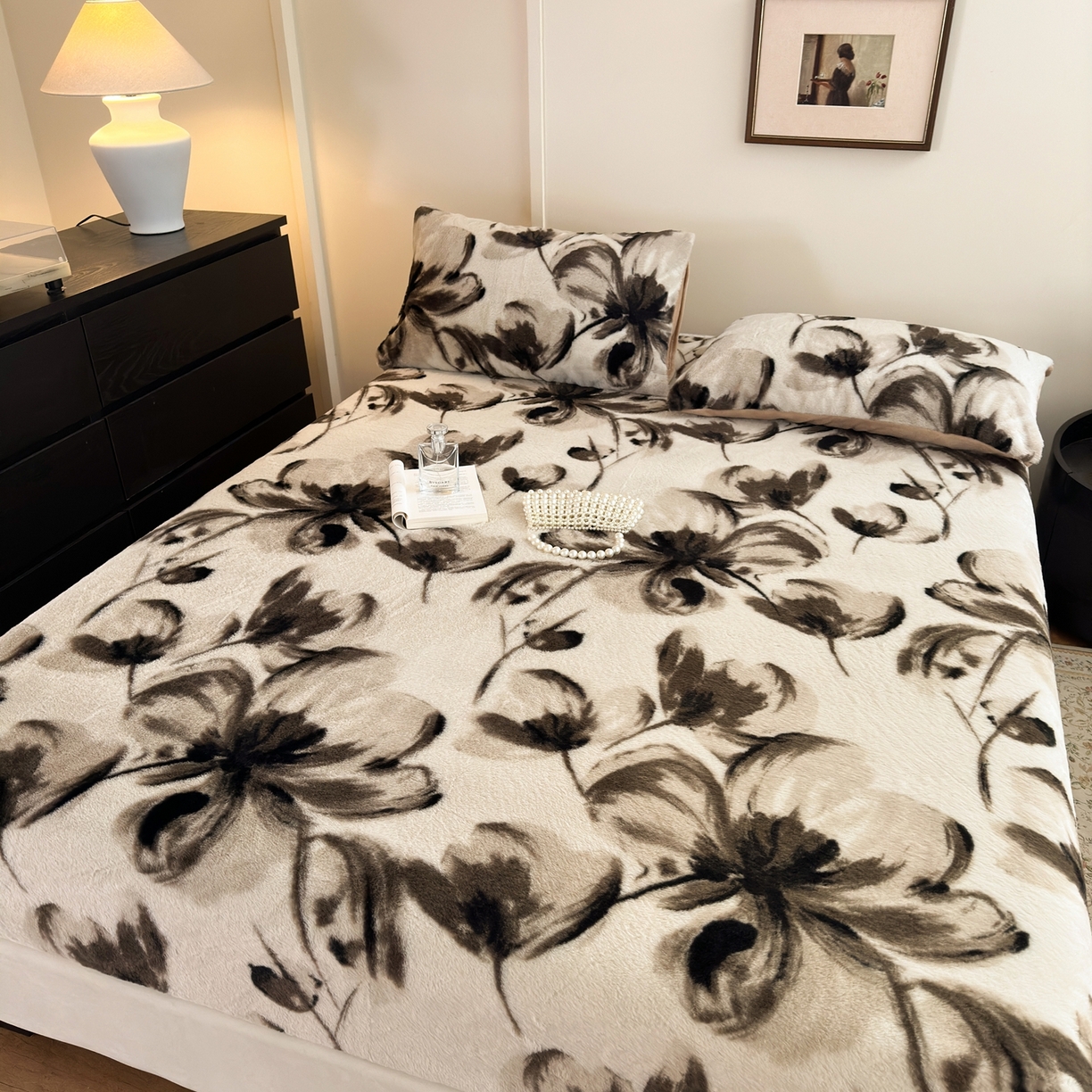 91家纺网 家纺一手货源 找家纺 娜娜 2025新款兔毛绒保暖床笠 幻影