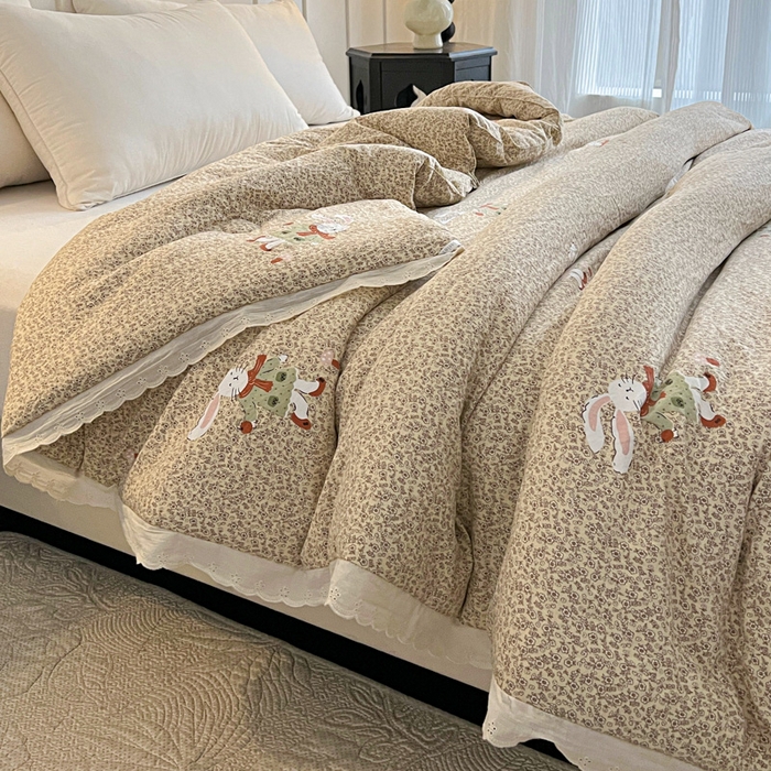 91家纺网 家纺一手货源 找家纺 曲之慕 2025新款云朵棉软糯柔软舒适秋冬被被子被芯 兔兔糖