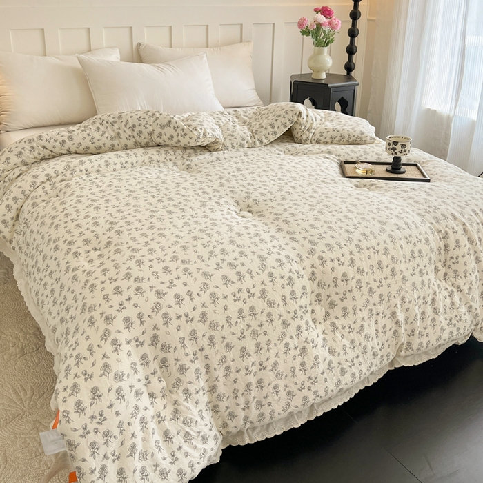 91家纺网 家纺一手货源 找家纺 曲之慕 2025新款云朵棉软糯柔软舒适秋冬被被子被芯 幽兰玫瑰