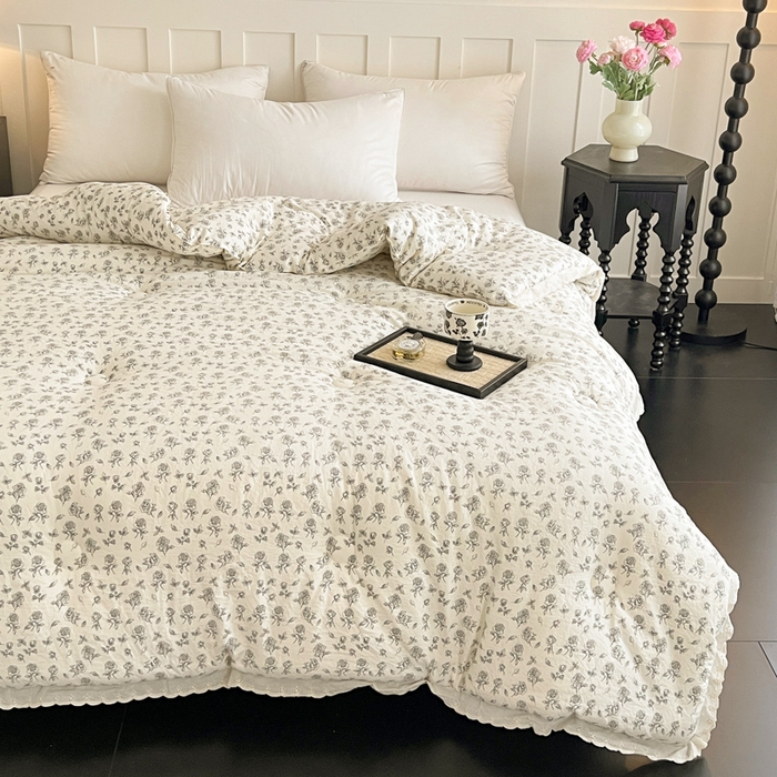 91家纺网 家纺一手货源 找家纺 曲之慕 2025新款云朵棉软糯柔软舒适秋冬被被子被芯 幽兰玫瑰