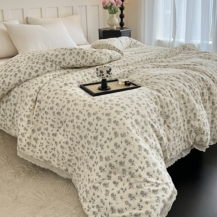 91家纺网 家纺一手货源 找家纺 曲之慕 2025新款云朵棉软糯柔软舒适秋冬被被子被芯 幽兰玫瑰