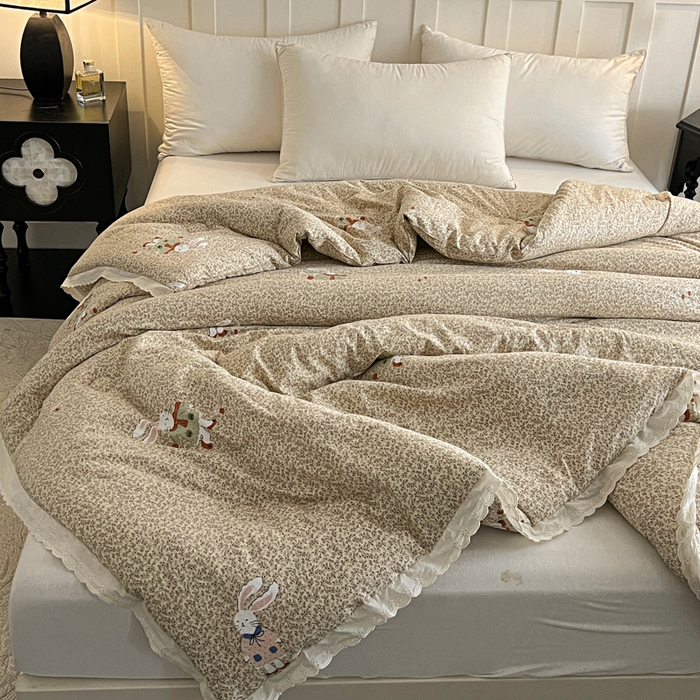 91家纺网 家纺一手货源 找家纺 曲之慕 2025新款云朵棉软糯柔软舒适秋冬被被子被芯 兔兔糖