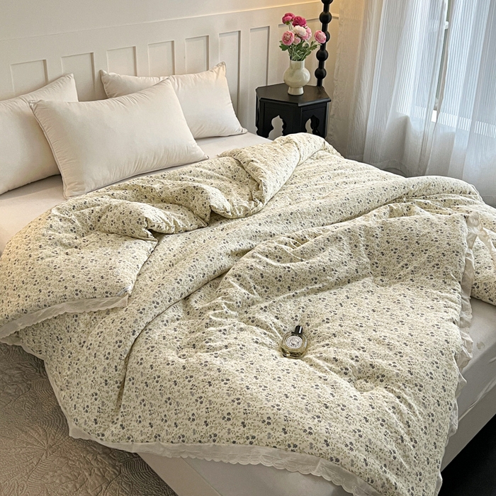 91家纺网 家纺一手货源 找家纺 曲之慕 2025新款云朵棉软糯柔软舒适秋冬被被子被芯 春樱