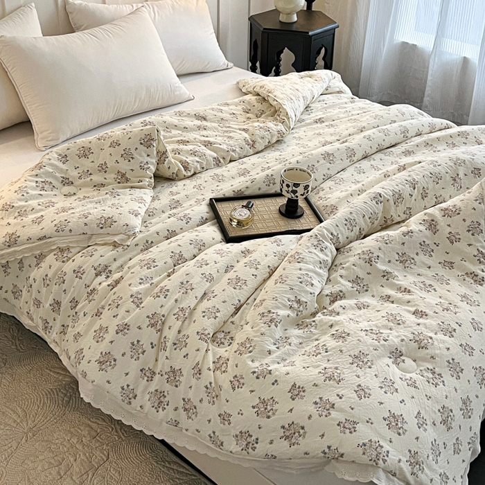 91家纺网 家纺一手货源 找家纺 曲之慕 2025新款云朵棉软糯柔软舒适秋冬被被子被芯 海棠