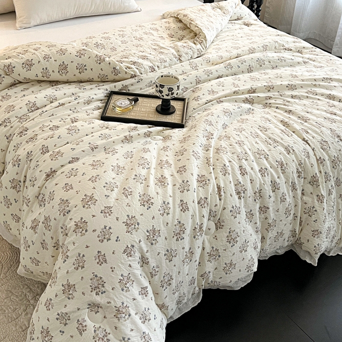 91家纺网 家纺一手货源 找家纺 曲之慕 2025新款云朵棉软糯柔软舒适秋冬被被子被芯 海棠