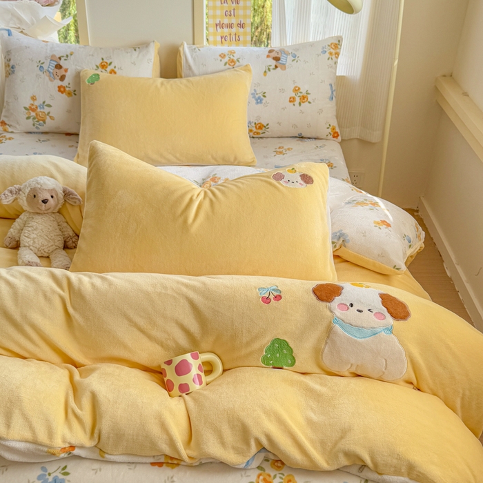 91家纺网 家纺一手货源 找家纺 梦舒阳家纺 2025贴布绣牛奶绒四件套可爱卡通牛奶绒刺绣四件套量大优惠 萌萌狗