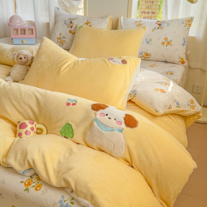 91家纺网 家纺一手货源 找家纺 梦舒阳家纺 2025贴布绣牛奶绒四件套可爱卡通牛奶绒刺绣四件套量大优惠 萌萌狗