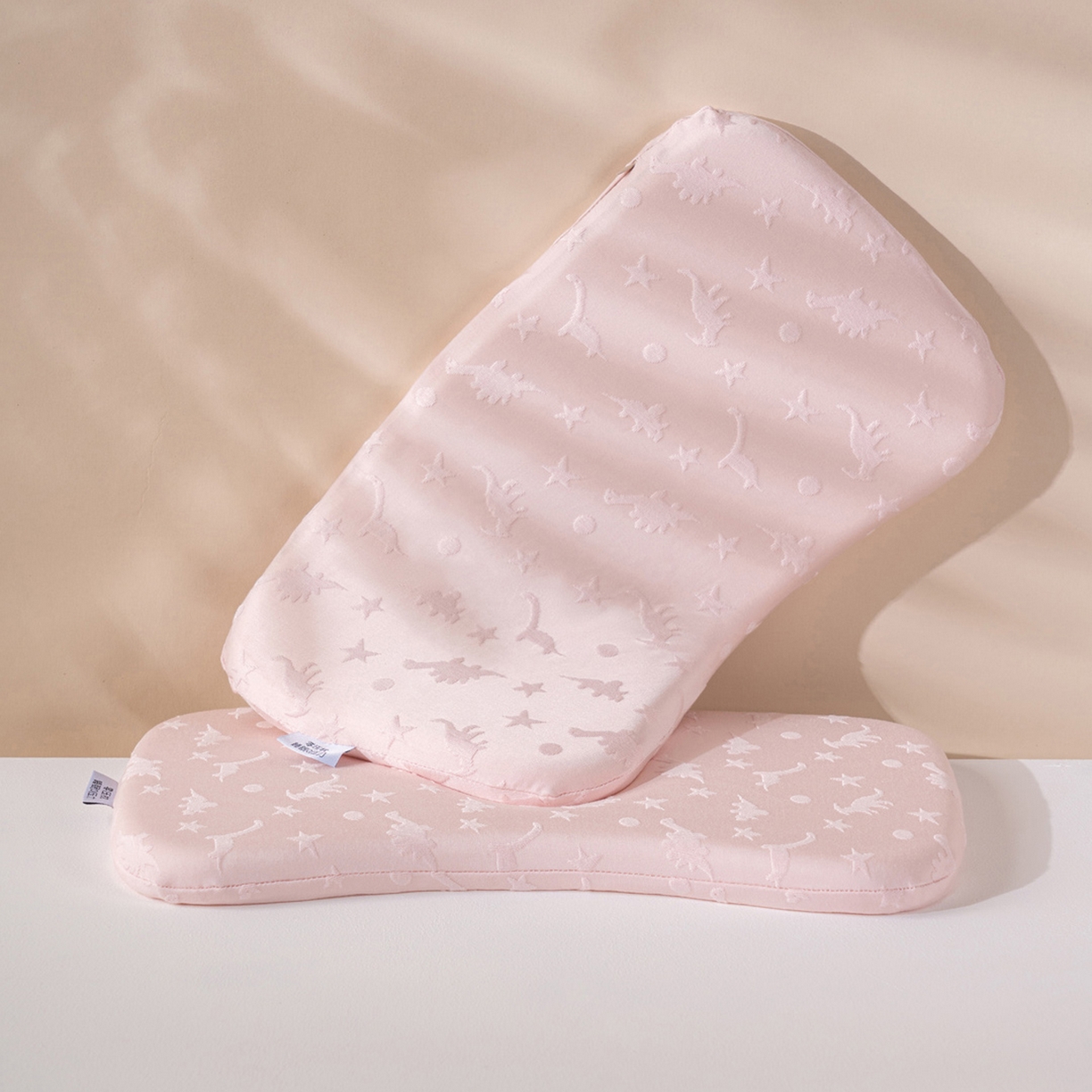 91家纺网 家纺一手货源 找家纺 芯奇想 2025新款安睡枕聚氨酯枕芯婴儿枕头宝宝护颈椎儿童生物基记忆棉学生低枕芯 （粉色）提花1-5岁儿童枕