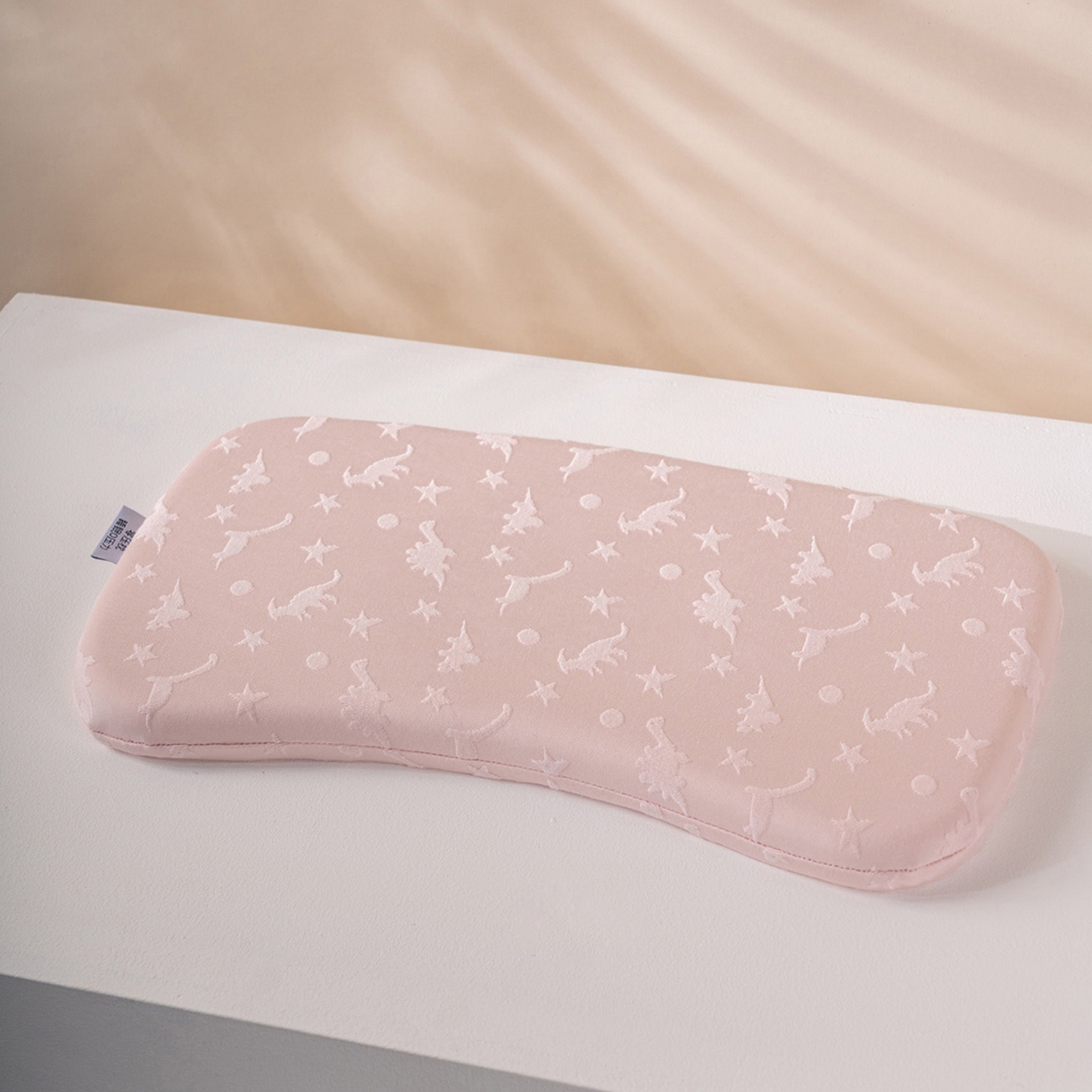 91家纺网 家纺一手货源 找家纺 芯奇想 2025新款安睡枕聚氨酯枕芯婴儿枕头宝宝护颈椎儿童生物基记忆棉学生低枕芯 （粉色）提花1-5岁儿童枕