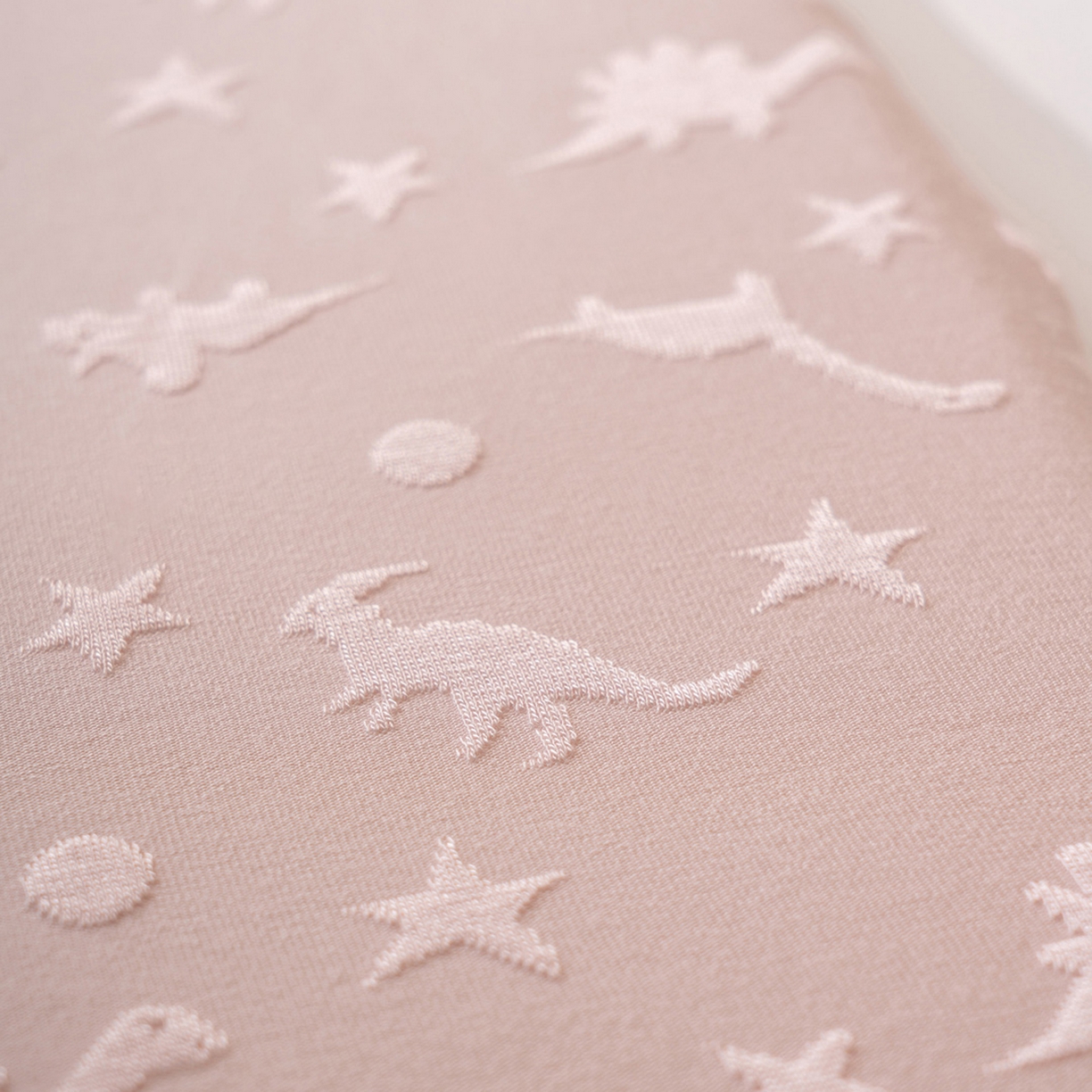 91家纺网 家纺一手货源 找家纺 芯奇想 2025新款安睡枕聚氨酯枕芯婴儿枕头宝宝护颈椎儿童生物基记忆棉学生低枕芯 （粉色）提花1-5岁儿童枕