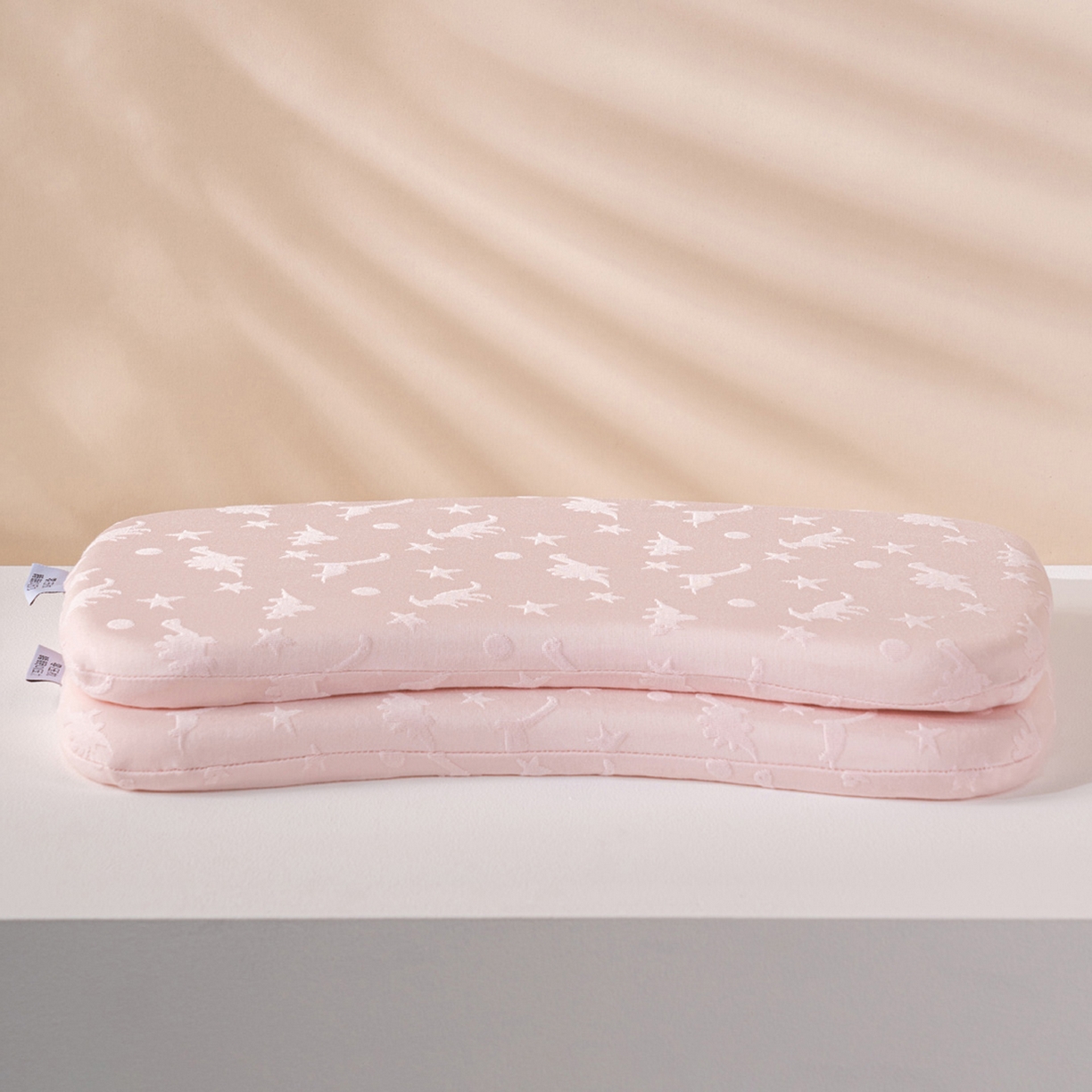 91家纺网 家纺一手货源 找家纺 芯奇想 2025新款安睡枕聚氨酯枕芯婴儿枕头宝宝护颈椎儿童生物基记忆棉学生低枕芯 （粉色）提花1-5岁儿童枕