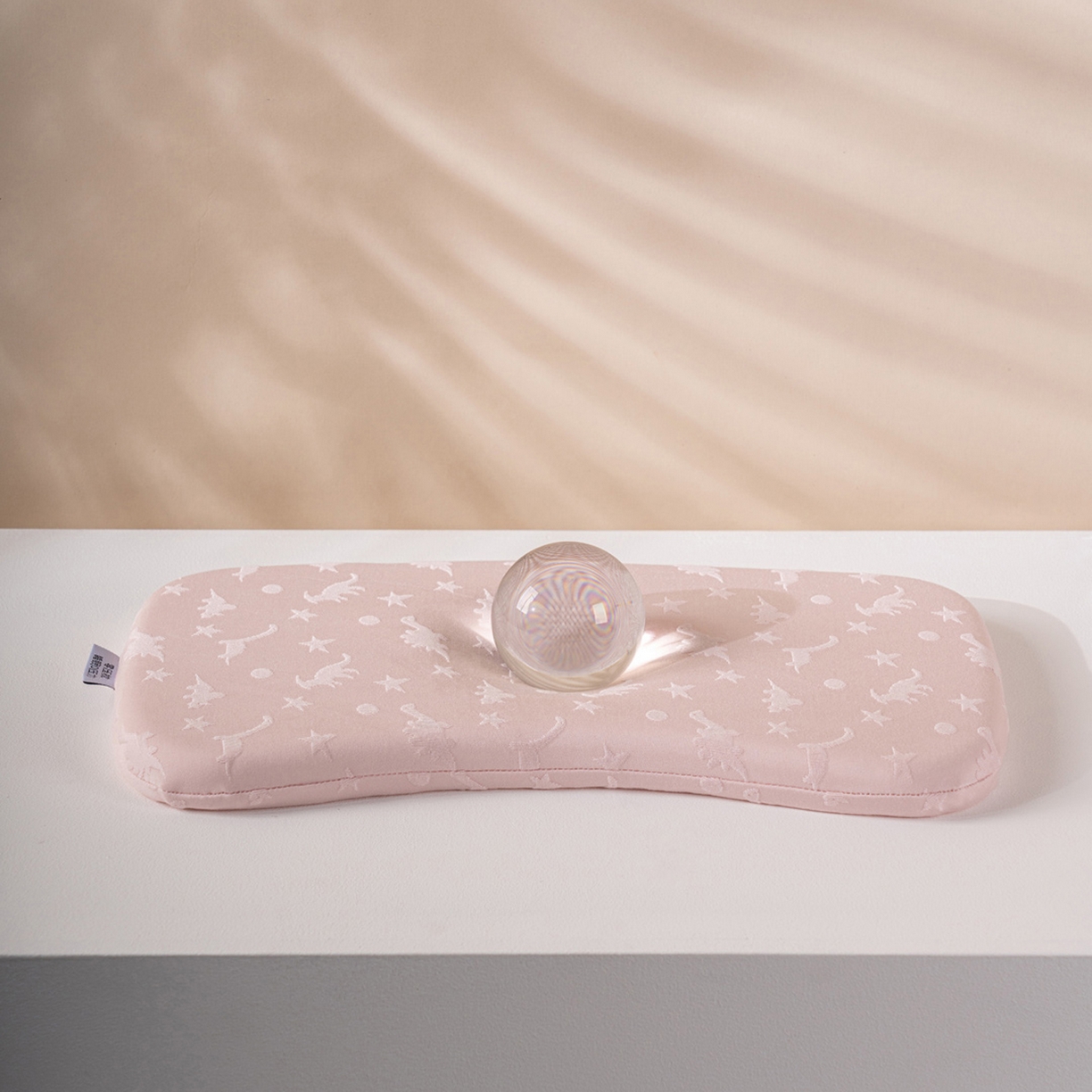 91家纺网 家纺一手货源 找家纺 芯奇想 2025新款安睡枕聚氨酯枕芯婴儿枕头宝宝护颈椎儿童生物基记忆棉学生低枕芯 （粉色）提花1-5岁儿童枕